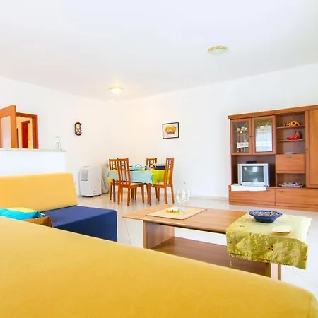 With A Parking Space Stranici, - 7105 Apartment